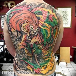 фото тату тигр и дракон 07.12.2018 №066 - tattoo tiger and dragon - tattoo-photo.ru